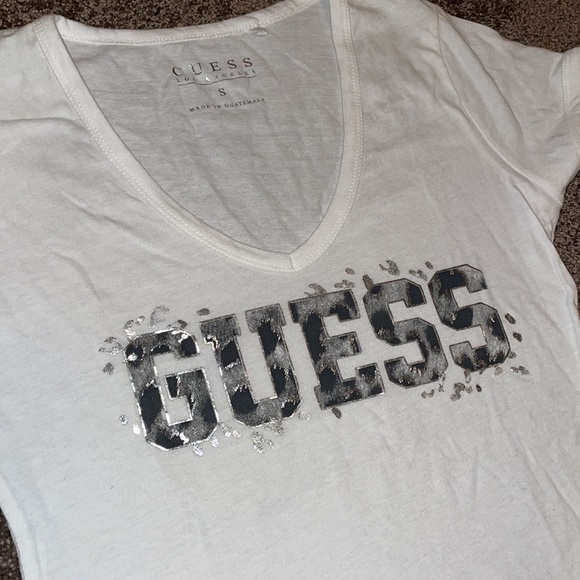 White GUESS t shirt size small - Picture 2 of 5
